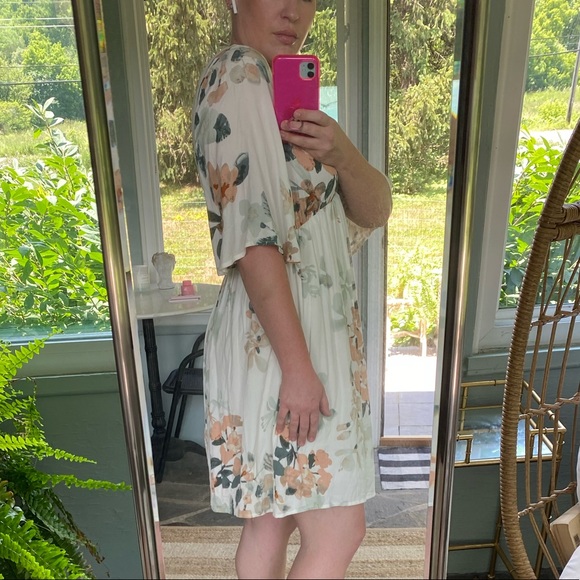 Cream and floral VICI dress - Picture 3 of 6